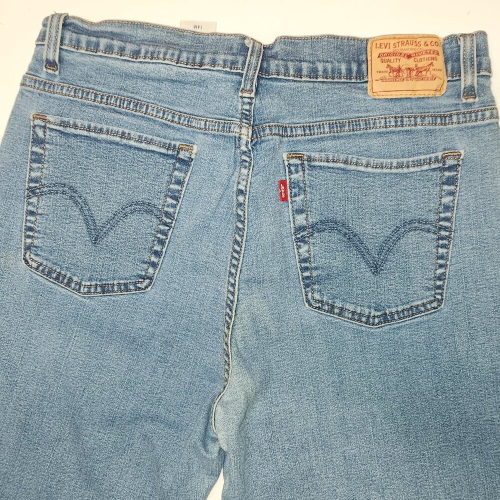 Levi Strauss Ladie's 512 Jeans in size 14M.  30" Waist - Picture 4 of 13